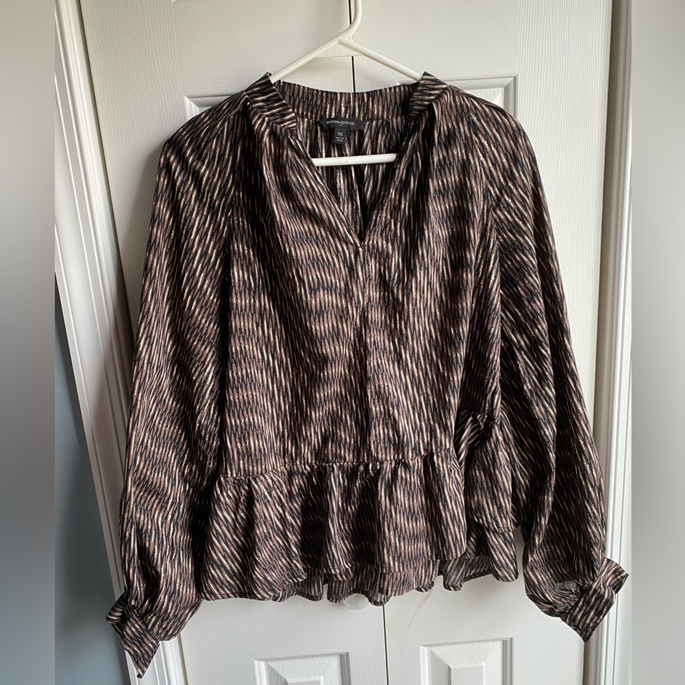 Banana Republic Women's Long Sleeve Pullover Tiered Ruffle Top Size XS